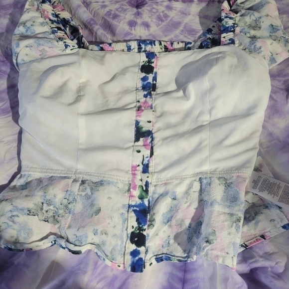 BCBGMaxAzria Women's Floral Peplum Top Size Medium - Picture 11 of 14